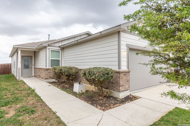 3923 ivy, St Hedwig, TX 78152