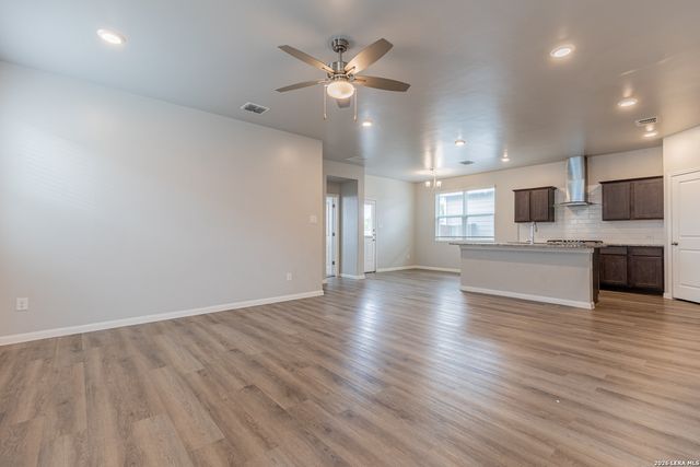 3923 ivy, St Hedwig, TX 78152