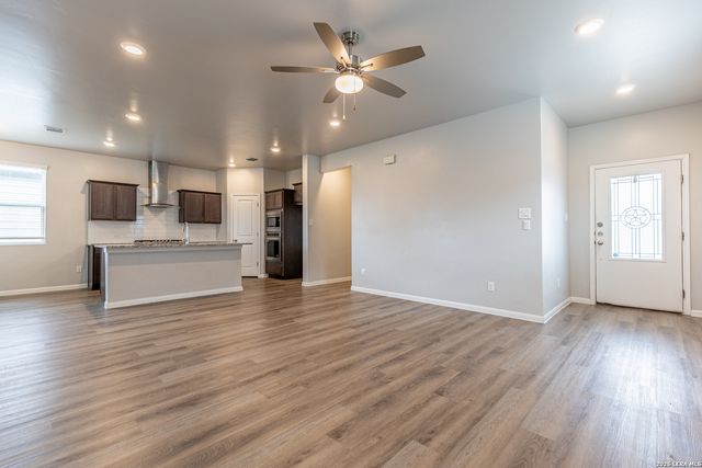 3923 ivy, St Hedwig, TX 78152