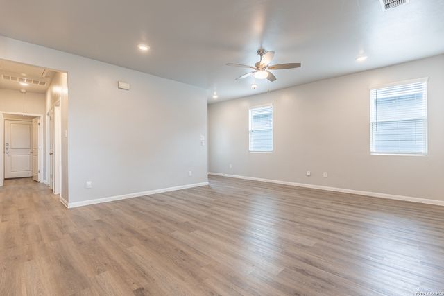 3923 ivy, St Hedwig, TX 78152