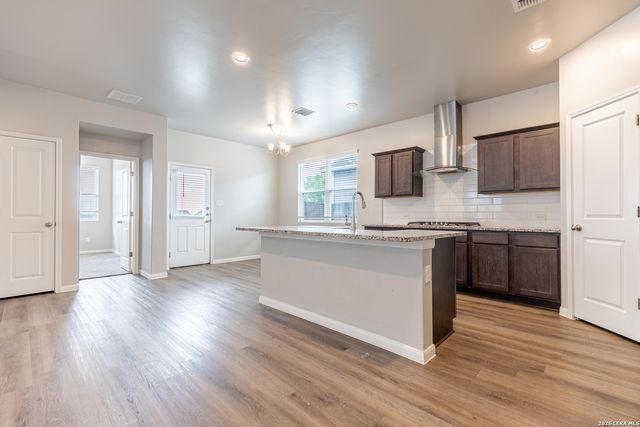 3923 ivy, St Hedwig, TX 78152