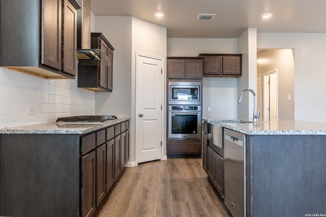 3923 IVY PATH, St Hedwig, TX 78152