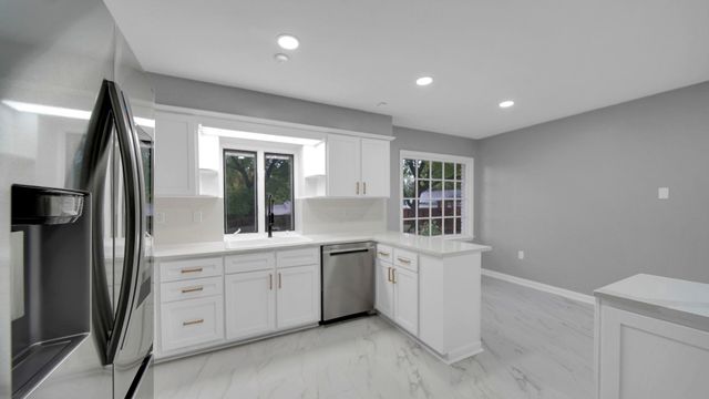 5256 COLLINGWOOD RD, Memphis, TN 38117