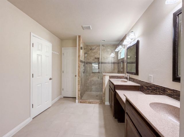 1315 Tumbling River DR, Leander, TX 78641