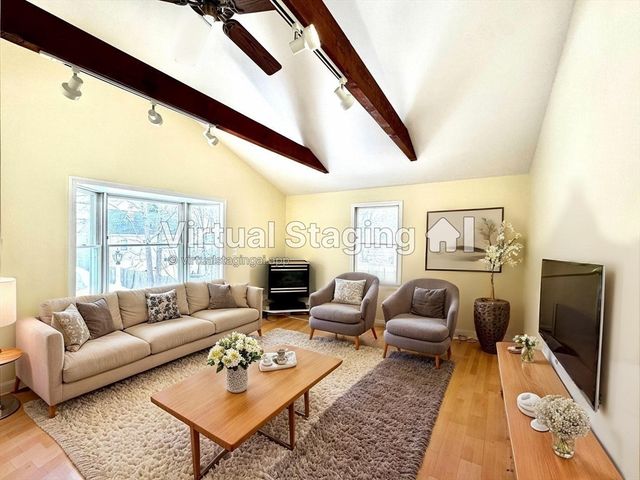 98 Safford St, Quincy, MA 02171