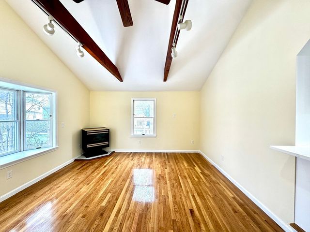 98 Safford St, Quincy, MA 02171