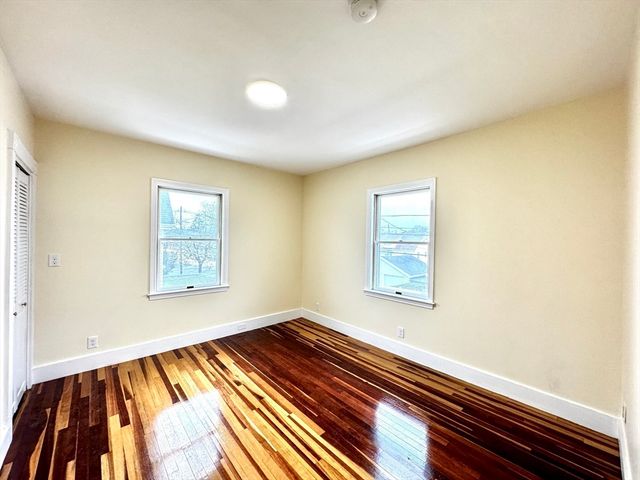 98 Safford St, Quincy, MA 02171