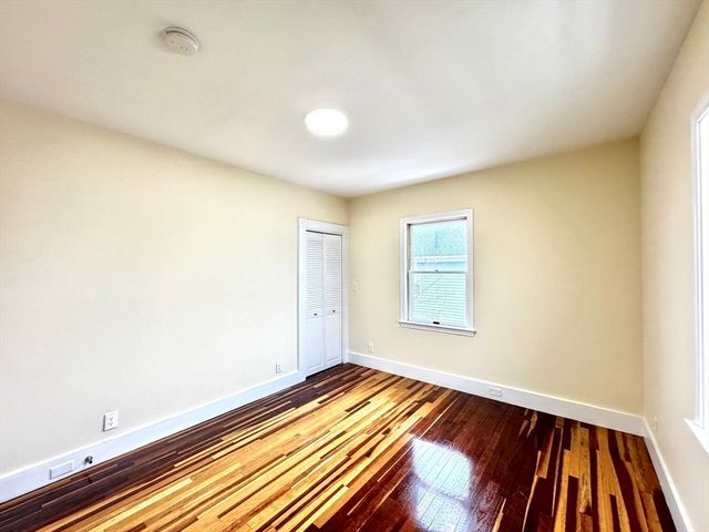 98 Safford St, Quincy, MA 02171