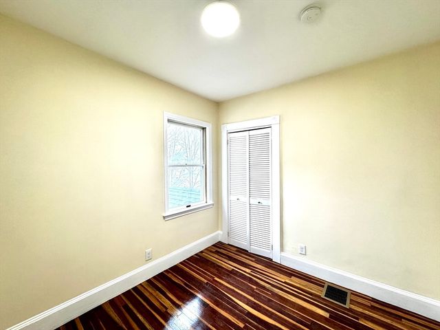 98 Safford St, Quincy, MA 02171