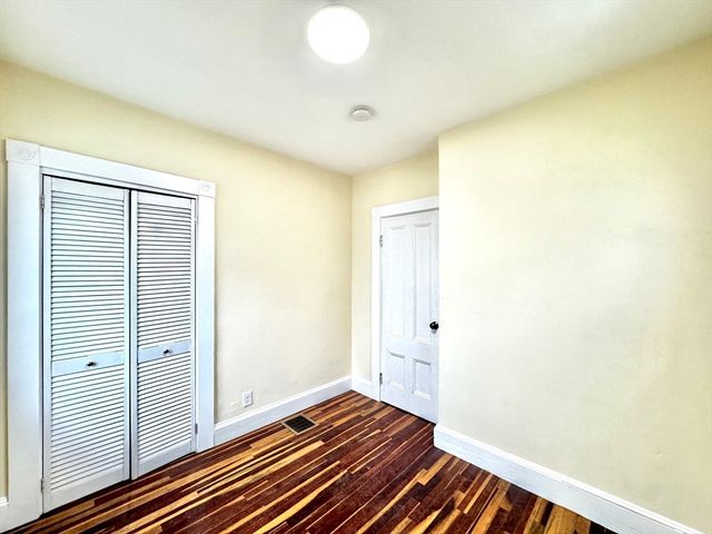 98 Safford St, Quincy, MA 02171