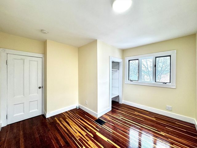 98 Safford St, Quincy, MA 02171