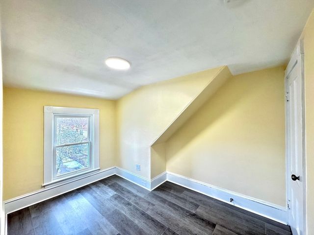 98 Safford St, Quincy, MA 02171