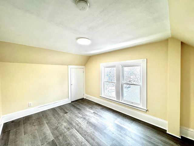 98 Safford St, Quincy, MA 02171