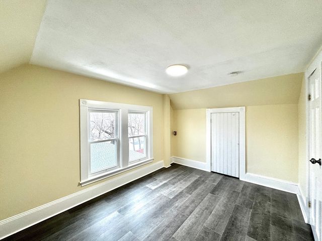 98 Safford St, Quincy, MA 02171