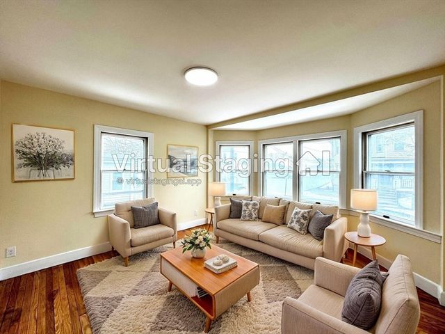 98 Safford St, Quincy, MA 02171