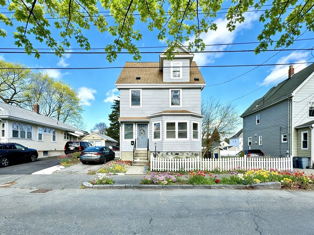 98 Safford St, Quincy, MA 02171