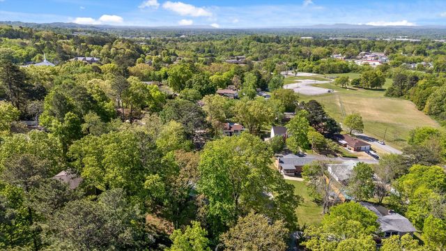 1302 Labrea Drive, Chattanooga, TN 37421