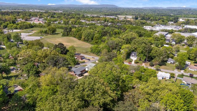 1302 Labrea Drive, Chattanooga, TN 37421