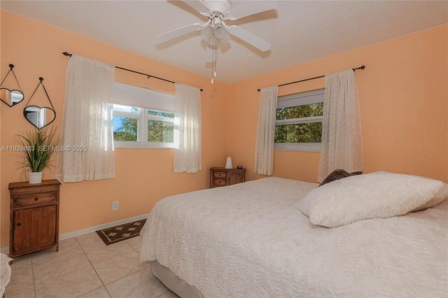 4805 NW 35th St 601, Lauderdale Lakes, FL 33319