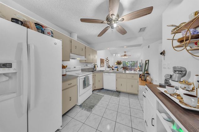 1023 Banks Road 201, Margate, FL 33063