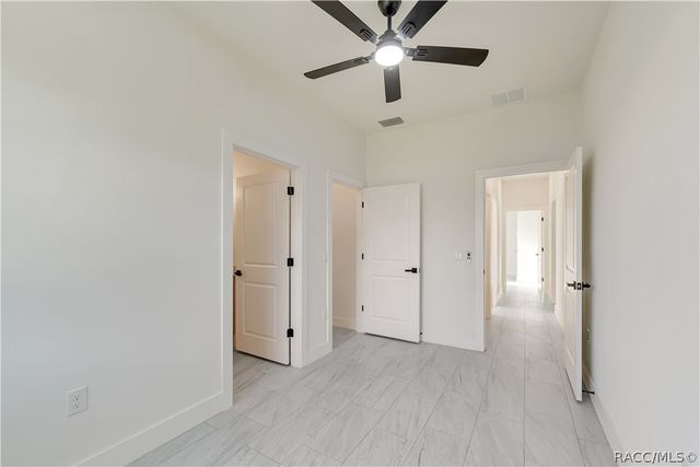 1097 W Cary Drive, Citrus Springs, FL 34434