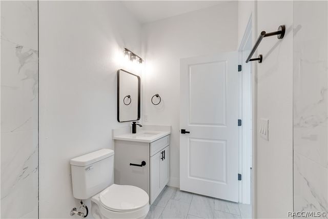 1097 W Cary Drive, Citrus Springs, FL 34434