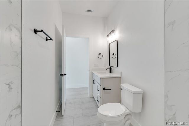 1097 W Cary Drive, Citrus Springs, FL 34434