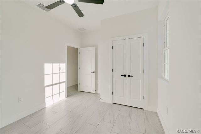 1097 W Cary Drive, Citrus Springs, FL 34434