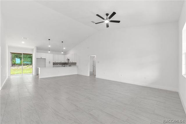 1097 W Cary Drive, Citrus Springs, FL 34434