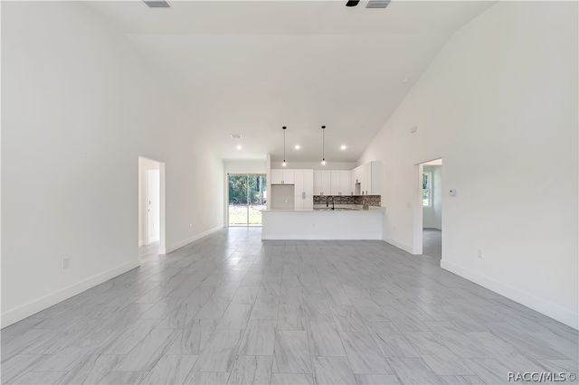 1097 W Cary Drive, Citrus Springs, FL 34434