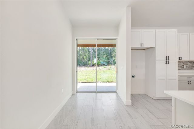 1097 W Cary Drive, Citrus Springs, FL 34434