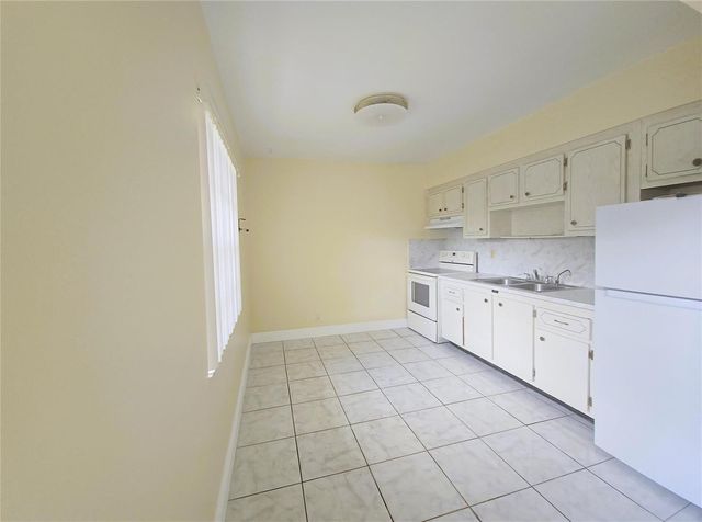 3980 NW 30th Terrace, Lauderdale Lakes, FL 33309