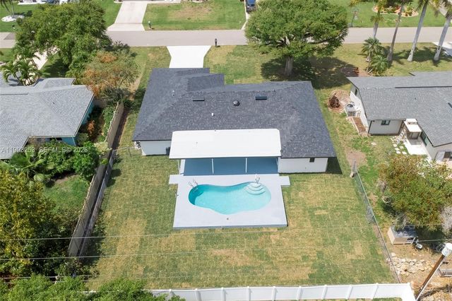 4305 SW 1ST AVE, Cape Coral, FL 33914