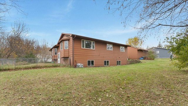 310 5th Street NE, Milaca, MN 56353