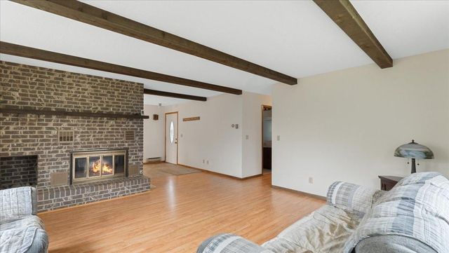 310 5th Street NE, Milaca, MN 56353