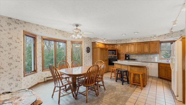 310 5th Street NE, Milaca, MN 56353