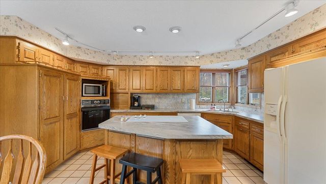 310 5th Street NE, Milaca, MN 56353