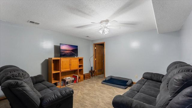 310 5th Street NE, Milaca, MN 56353