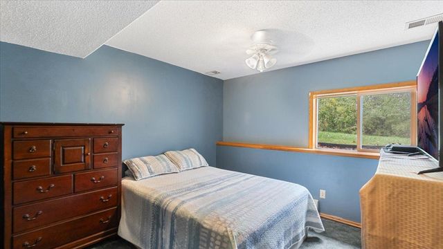 310 5th Street NE, Milaca, MN 56353