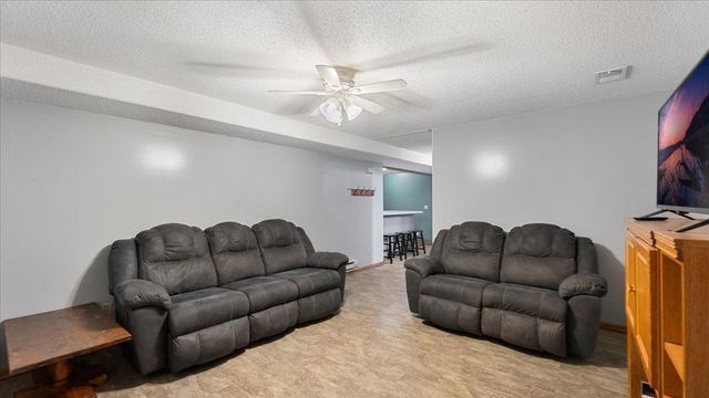 310 5th Street NE, Milaca, MN 56353