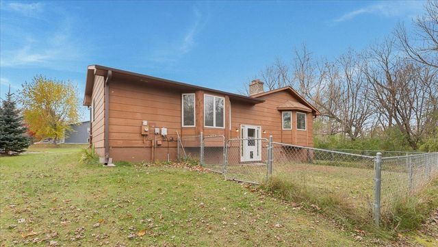 310 5th Street NE, Milaca, MN 56353