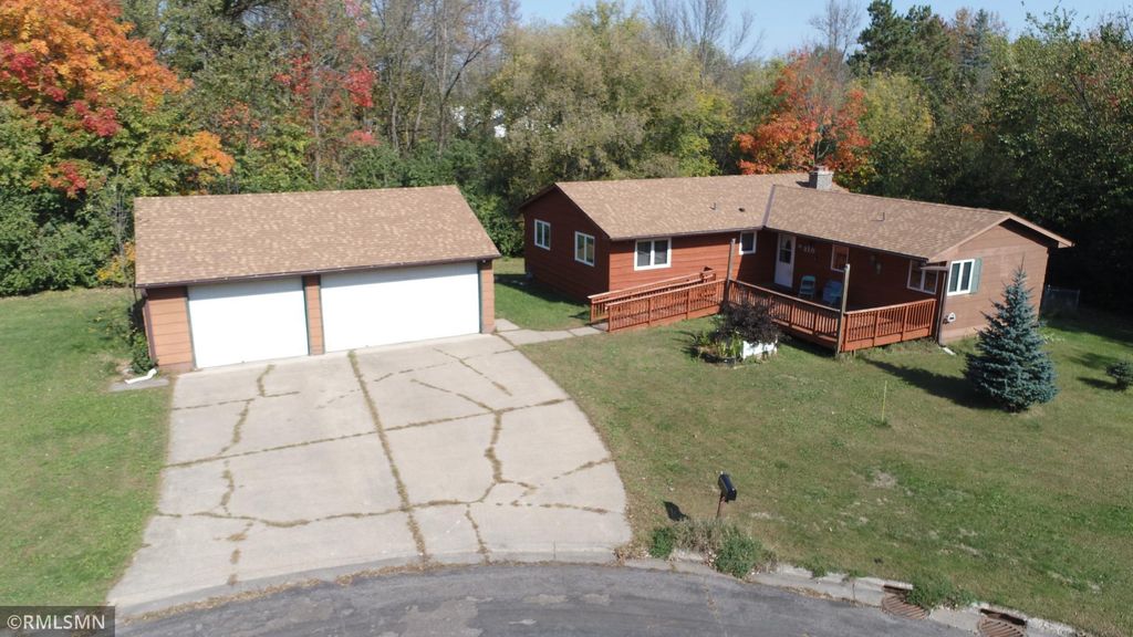 310 5th Street NE, Milaca, MN 56353