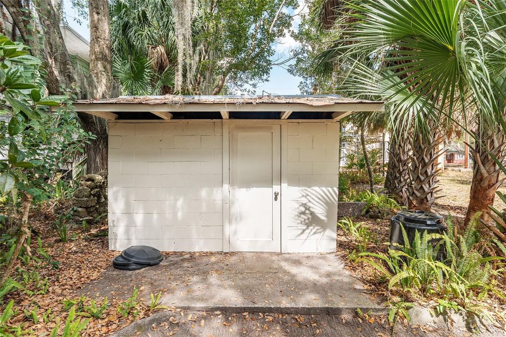 Image 78 of property listing at 306 NE 3RD STREET, Gainesville, FL 32601