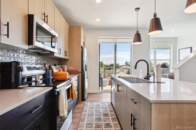 6427 Meade Way, Arvada, CO 80003