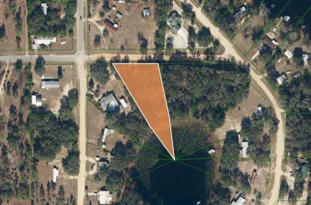 Image 4 of property listing at 503 64TH STREET, Interlachen, FL 32148