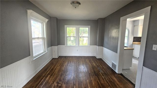 9910 Zimmer Avenue, Cleveland, OH 44102