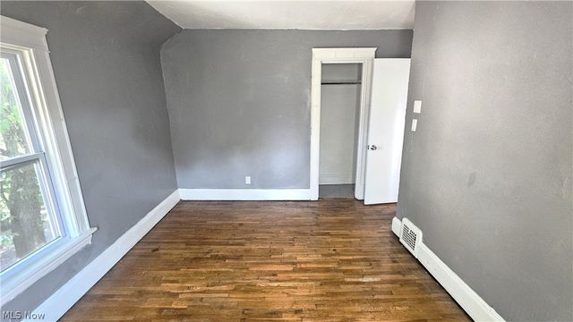 9910 Zimmer Avenue, Cleveland, OH 44102