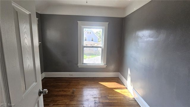 9910 Zimmer Avenue, Cleveland, OH 44102