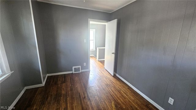 9910 Zimmer Avenue, Cleveland, OH 44102