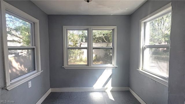 9910 Zimmer Avenue, Cleveland, OH 44102